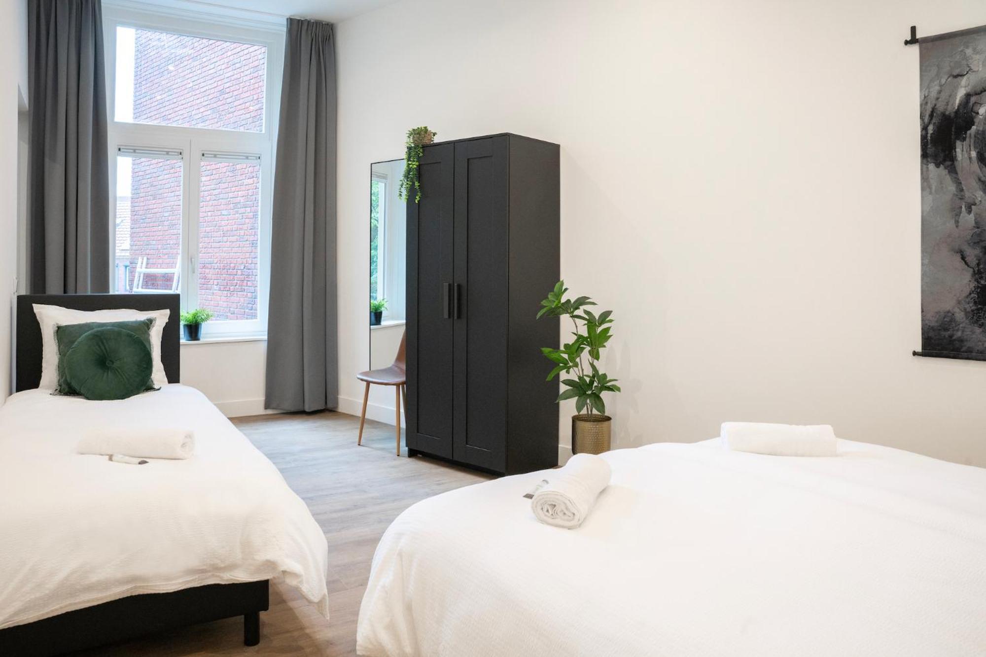 Spacious And Large, Bed And Coffee Hanno * Tilburg