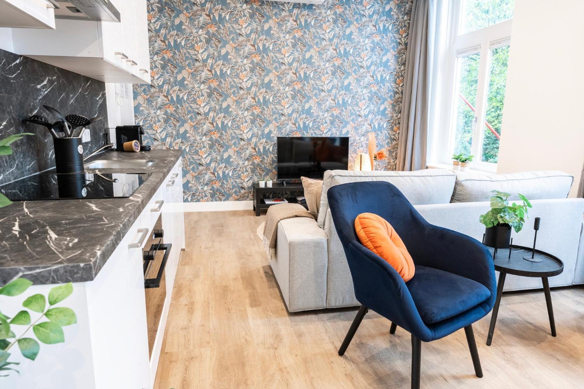 Spacious And Large, Bed And Coffee Hanno