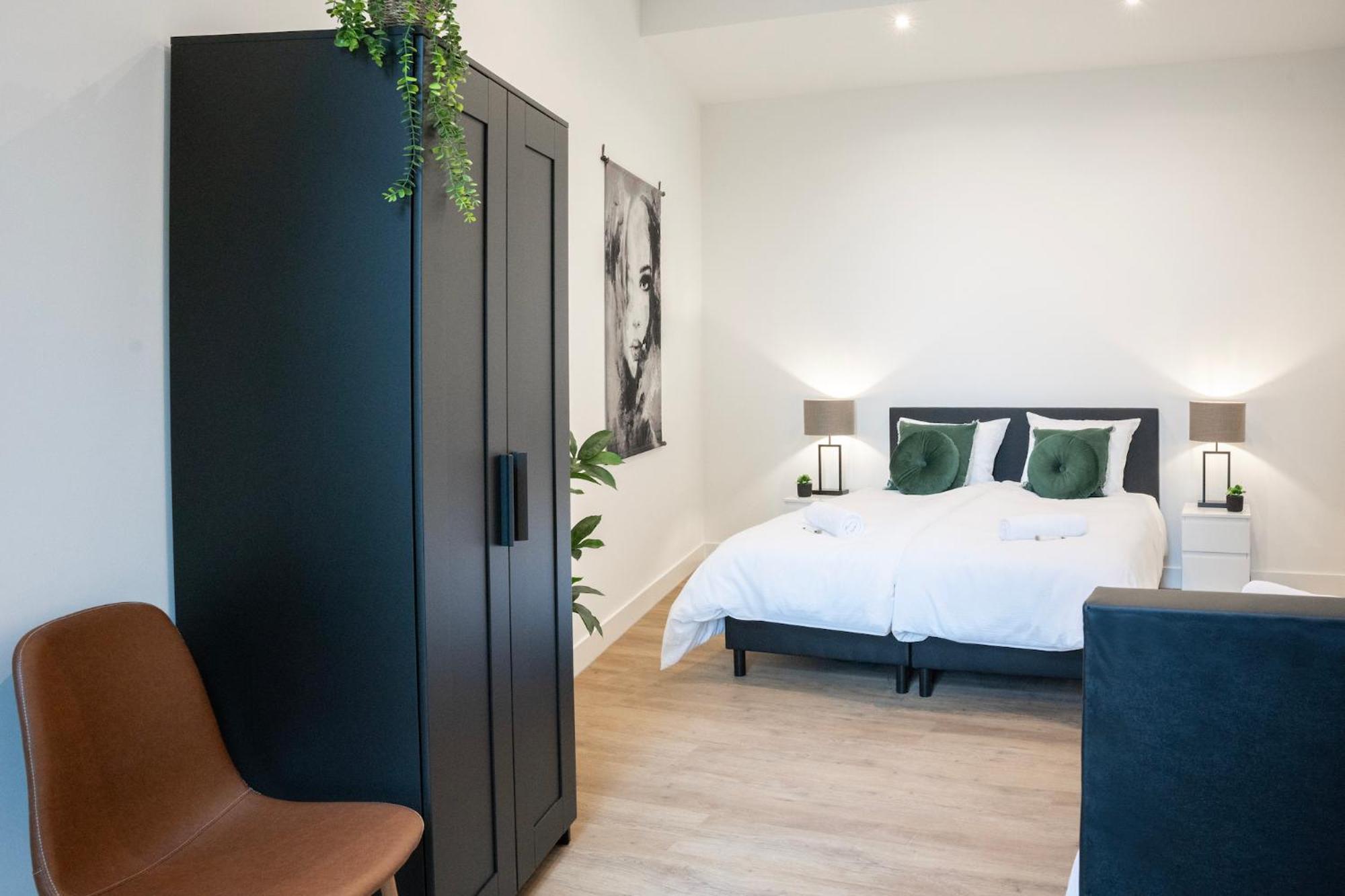 Spacious And Large, Bed And Coffee Hanno Holiday home *
